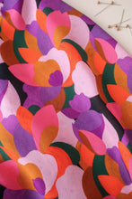 Load image into Gallery viewer, Lise Tailor Viscose fabric in a slight wave with petal pattern print