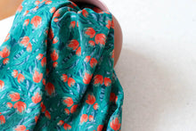 Load image into Gallery viewer, Viscose fabric drapes out from a vase