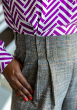 Load image into Gallery viewer, Close up of pleats at waist of Brooklyn Trousers