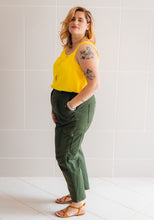 Load image into Gallery viewer, Lady wears Tremplin Trouser cargo pants, worn with flat sandals