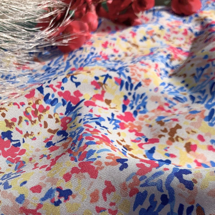 Viscose Poplin fabric close up to show poplin weave