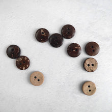 Load image into Gallery viewer, A display of 2-hole coconut buttons with the various natural pattern of two colours
