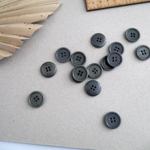 Load image into Gallery viewer, 20mm diameter Corozo buttons scattered