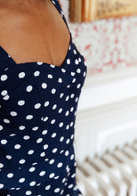 Load image into Gallery viewer, Close up detail of bustier panels construction