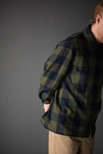 Load image into Gallery viewer, Chest pocket with flap on the Arbor shirt
