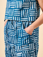 Load image into Gallery viewer, Close up detail of patch pockets on Sepia Trousers
