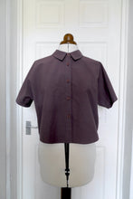 Load image into Gallery viewer, Me made cropped shirt in Organic Cotton Hemp fabric, displayed on mannequin.
