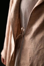 Load image into Gallery viewer, Close up detail of inner waist tie fastening of the Sunday dressing gown
