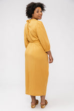 Load image into Gallery viewer, Back view of lady wearing Lilja dress
