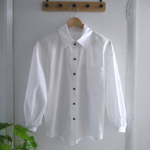 Load image into Gallery viewer, Puff sleeve, point collar shirt made in organic cotton poplin on hanger
