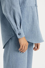 Load image into Gallery viewer, Close up of pleated sleeve into cuff detail of Remy shirt
