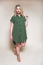 Load image into Gallery viewer, Lady wears a Kalle shirtdress
