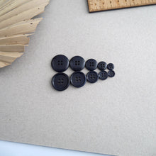 Load image into Gallery viewer, 5 different sizes of Corozo buttons lined up
