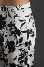 Load image into Gallery viewer, Close up of pocket detailing at waistband of The City Trousers
